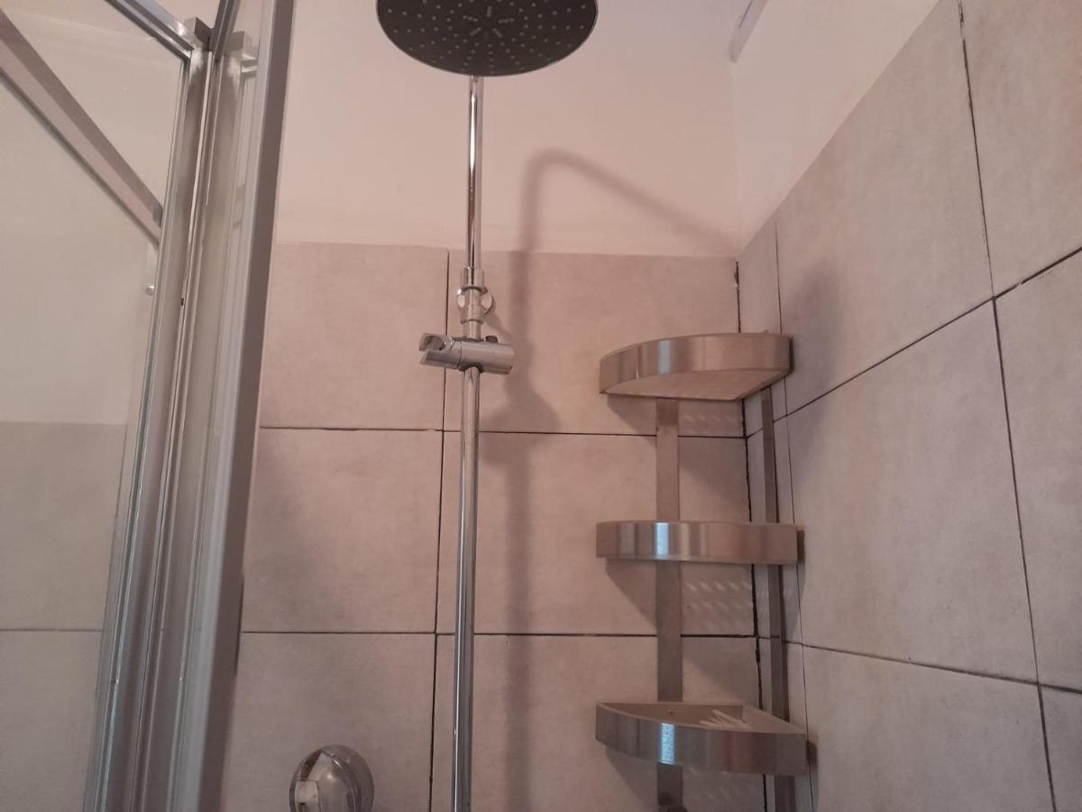 Casa Di Federica Camera Con Bagno Privato Esterno Livorno Exterior foto